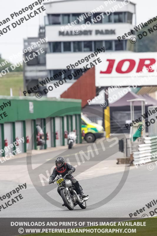 Vintage motorcycle club;eventdigitalimages;mallory park;mallory park trackday photographs;no limits trackdays;peter wileman photography;trackday digital images;trackday photos;vmcc festival 1000 bikes photographs